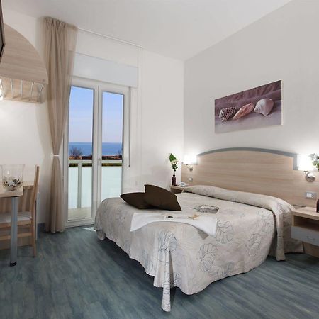 Hotel Beau Soleil Cesenatico Esterno foto