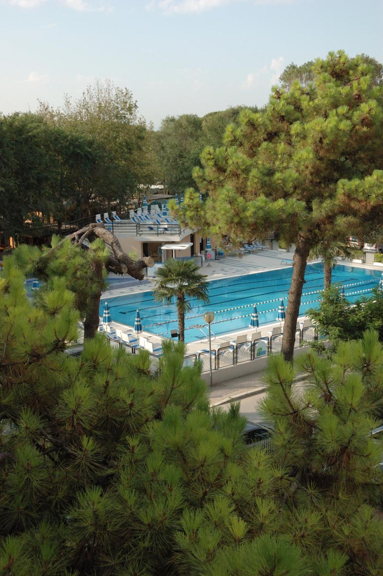 Hotel Beau Soleil Cesenatico Esterno foto