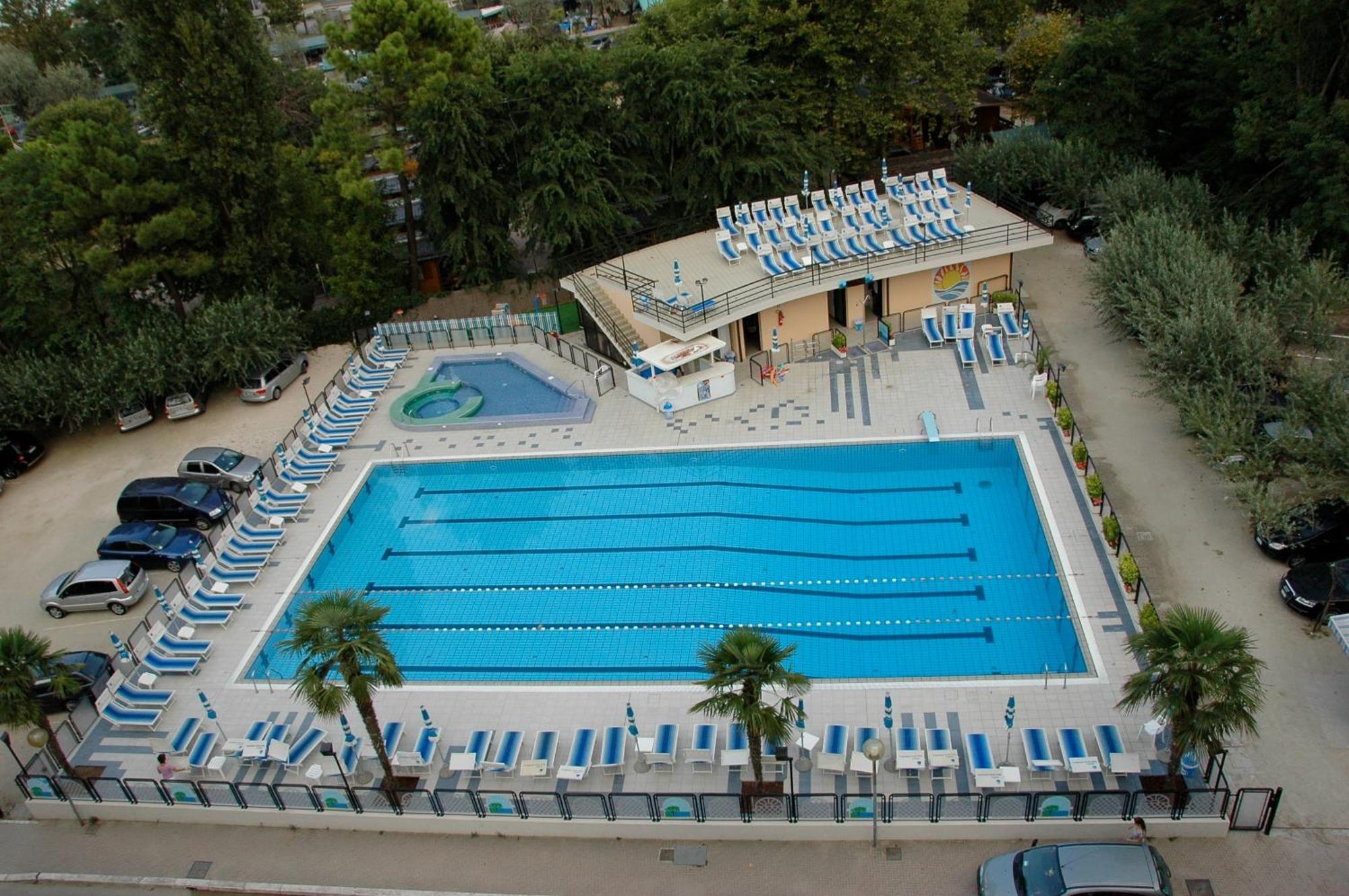Hotel Beau Soleil Cesenatico Esterno foto