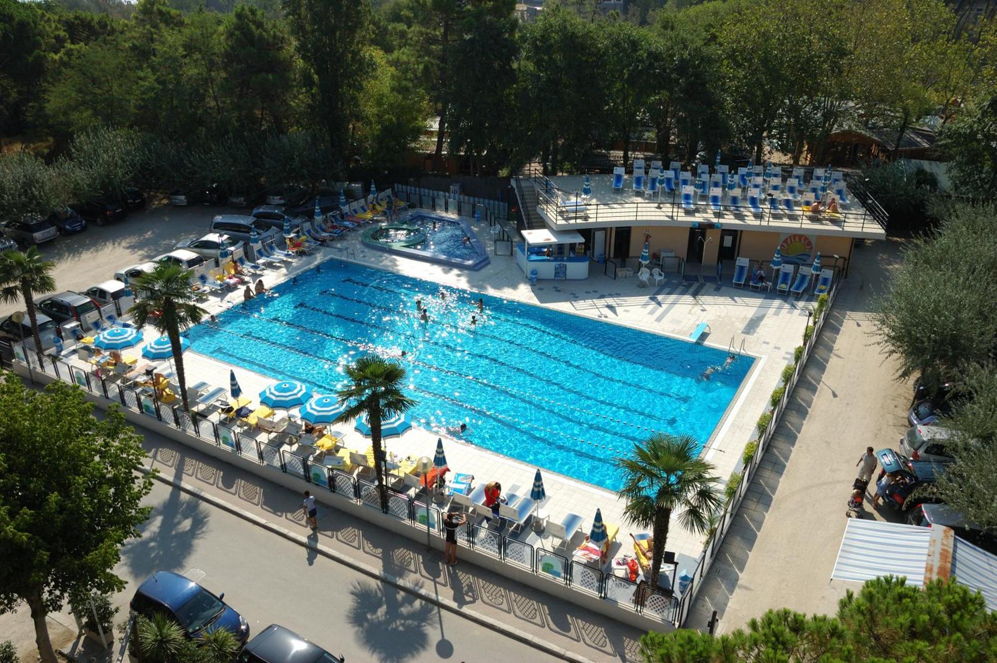 Hotel Beau Soleil Cesenatico Esterno foto
