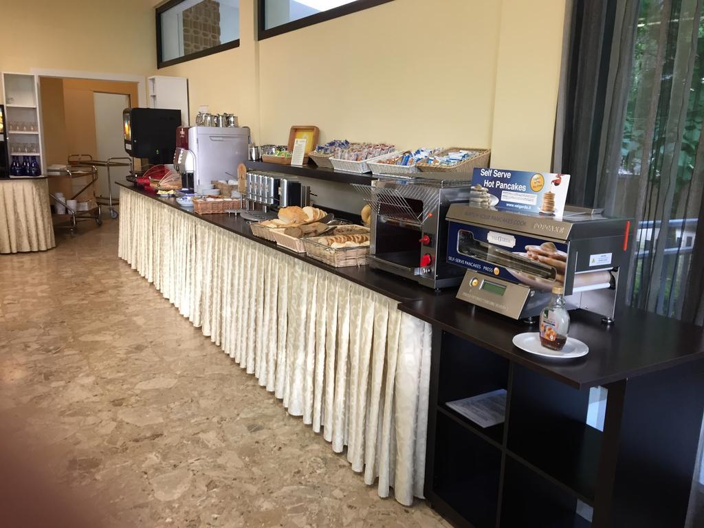 Hotel Beau Soleil Cesenatico Esterno foto