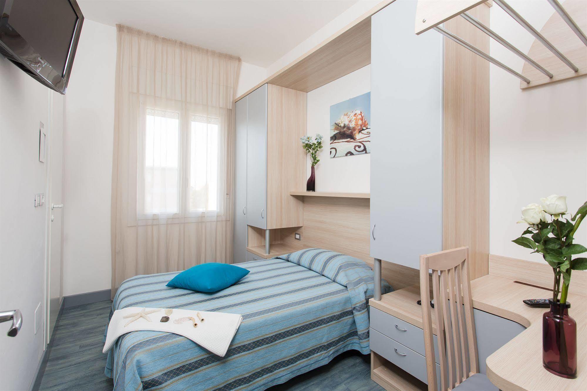 Hotel Beau Soleil Cesenatico Esterno foto