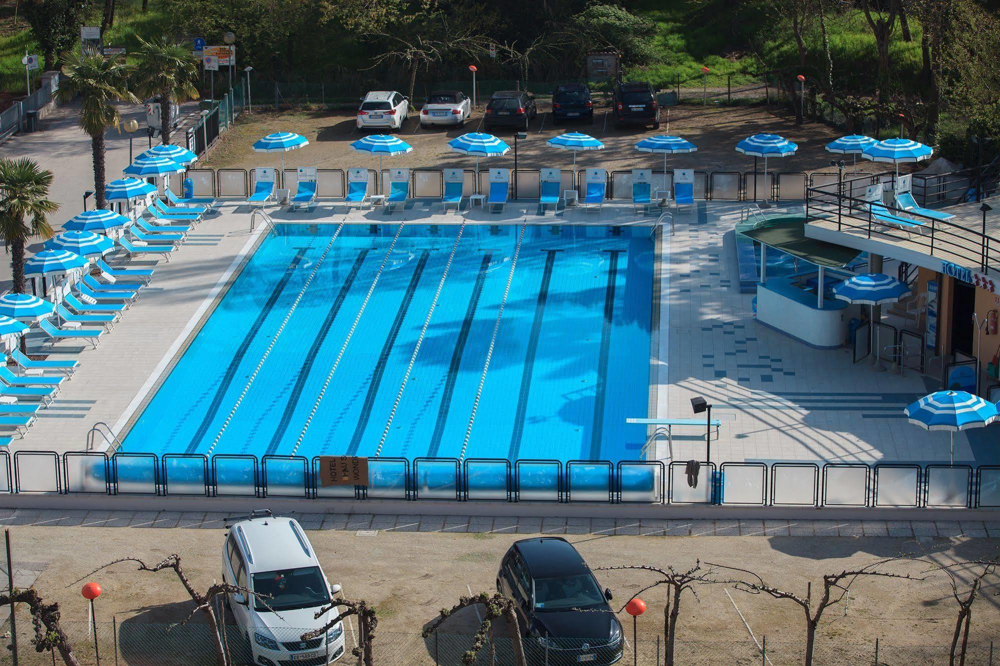 Hotel Beau Soleil Cesenatico Esterno foto