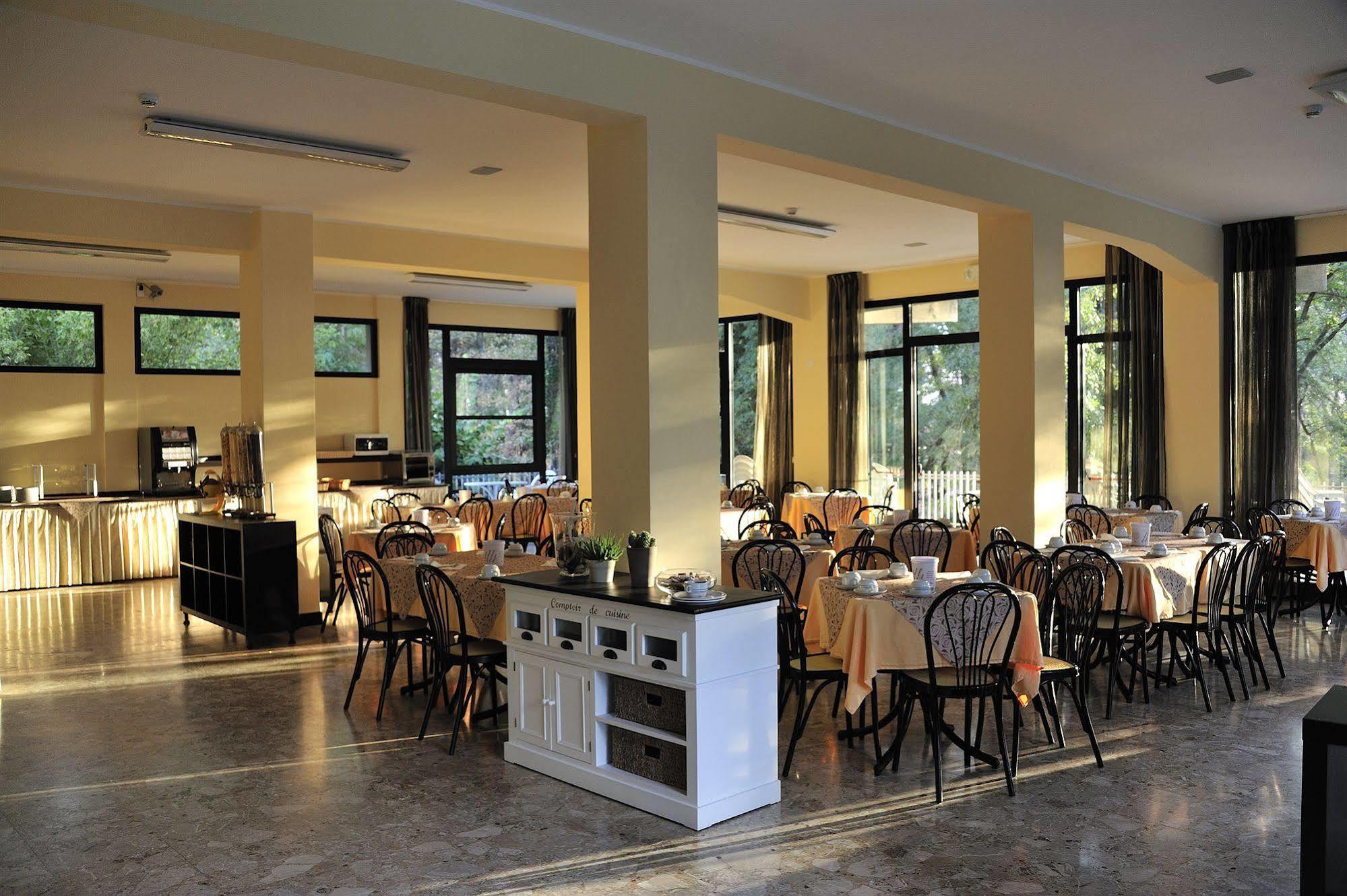 Hotel Beau Soleil Cesenatico Esterno foto