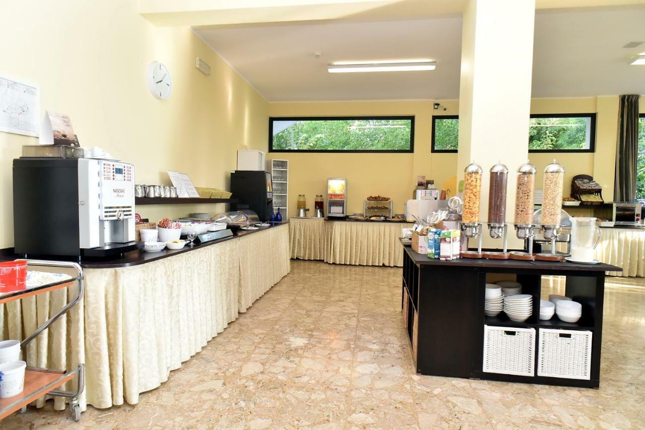 Hotel Beau Soleil Cesenatico Esterno foto
